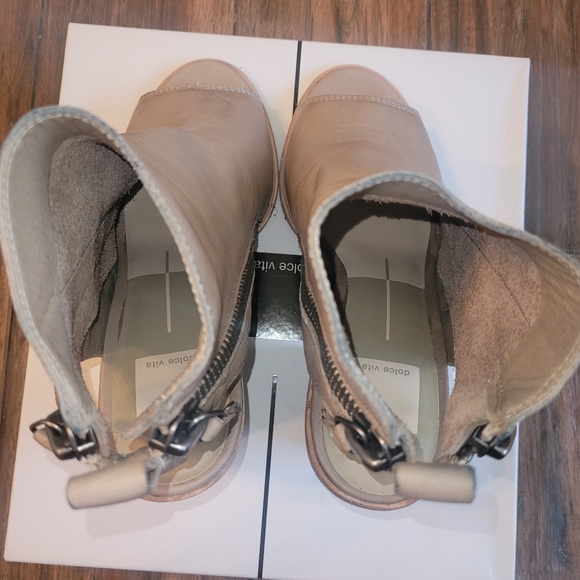 Dolce Vita Port Open Toe Heel Almond Leather - Picture 6 of 8